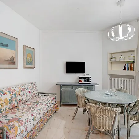 Riviera Apartment *